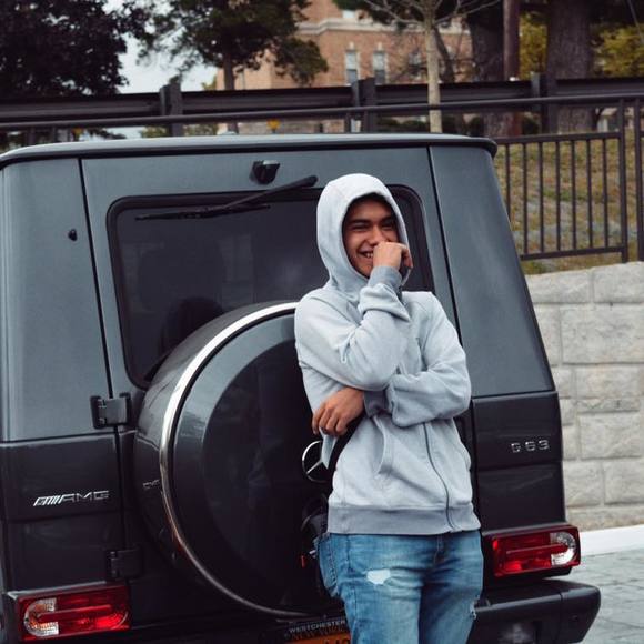 Meet your Posher, Mikelo - Picture 1 of 1